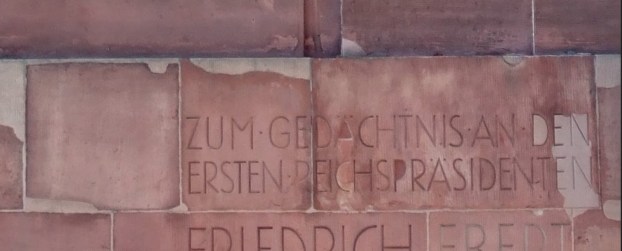 Frankfurt Paulskirche Denkmal